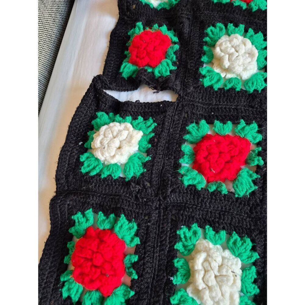 Handmade Crocheted throw - Picture 2 of 5
